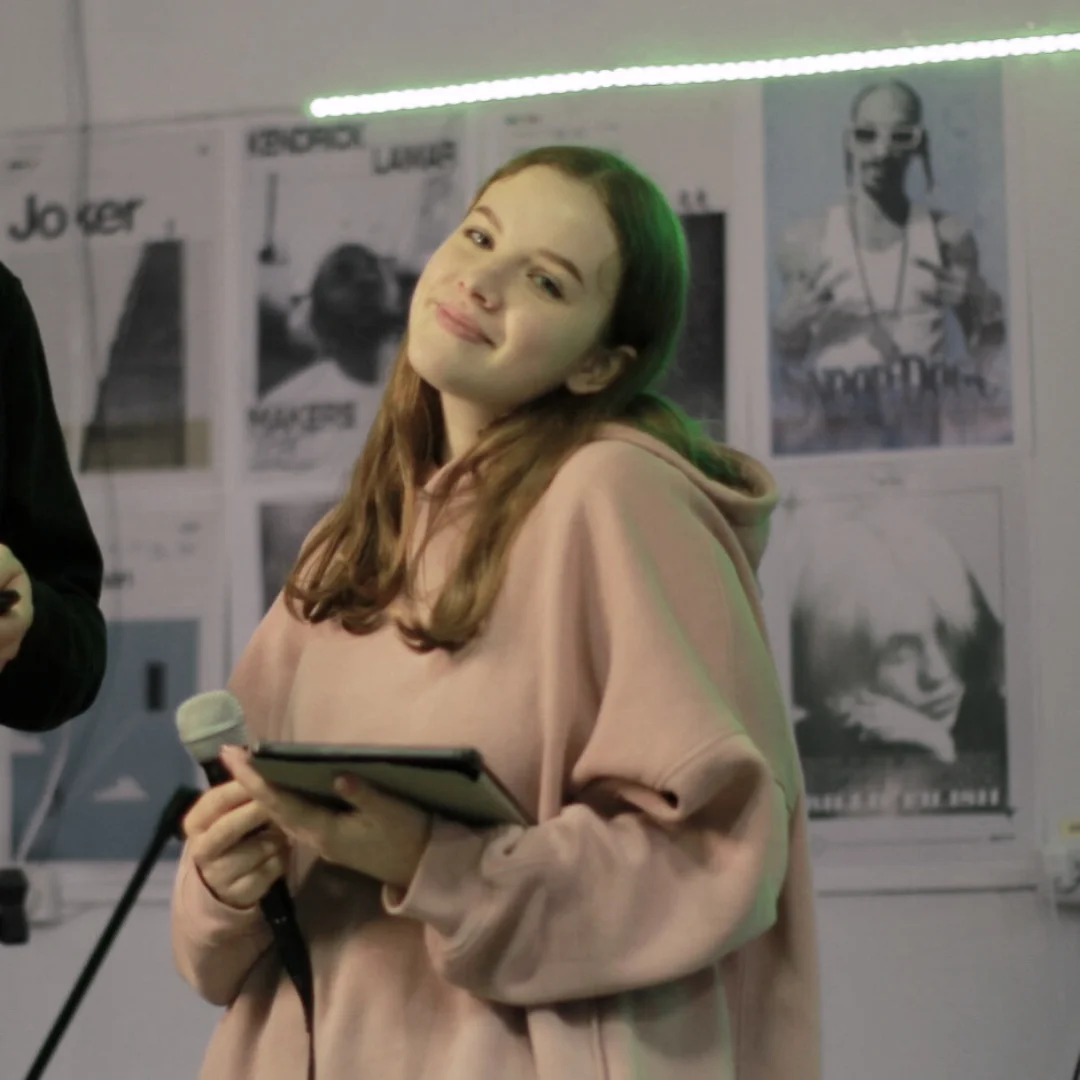 Photo of the girl with microphone